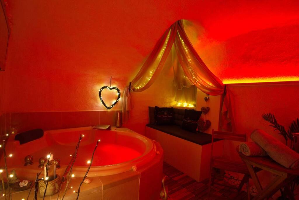 Les Secrets D'Alcove, Nuits Romantiques Avec Spa Aix-en-Provence Exteriör bild