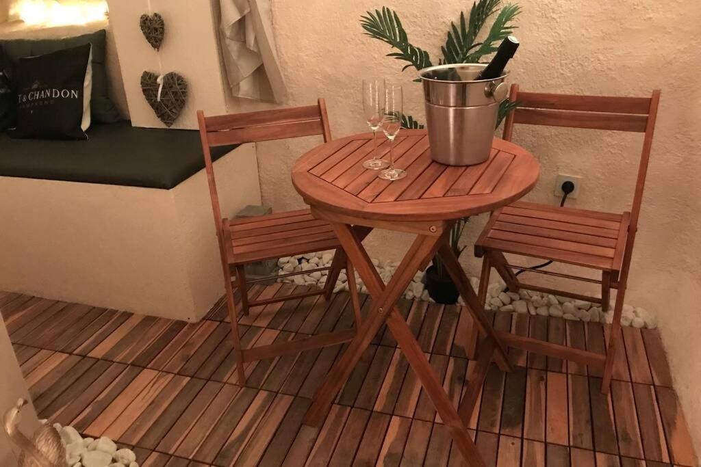 Les Secrets D'Alcove, Nuits Romantiques Avec Spa Aix-en-Provence Exteriör bild