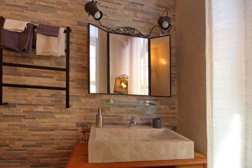 Les Secrets D'Alcove, Nuits Romantiques Avec Spa Aix-en-Provence Exteriör bild
