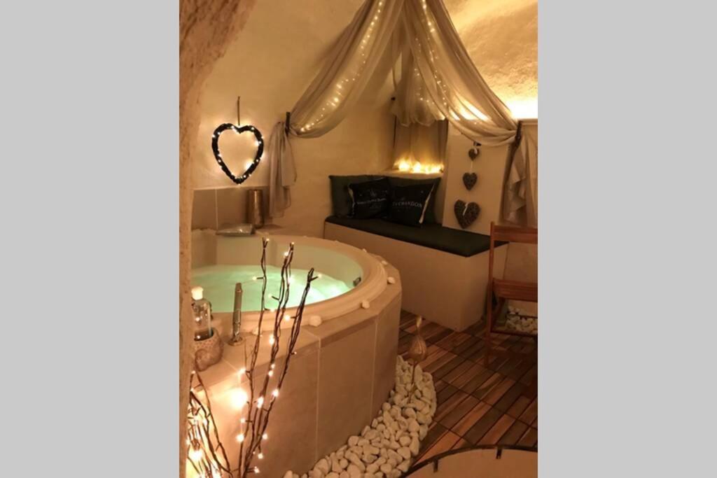 Les Secrets D'Alcove, Nuits Romantiques Avec Spa Aix-en-Provence Exteriör bild